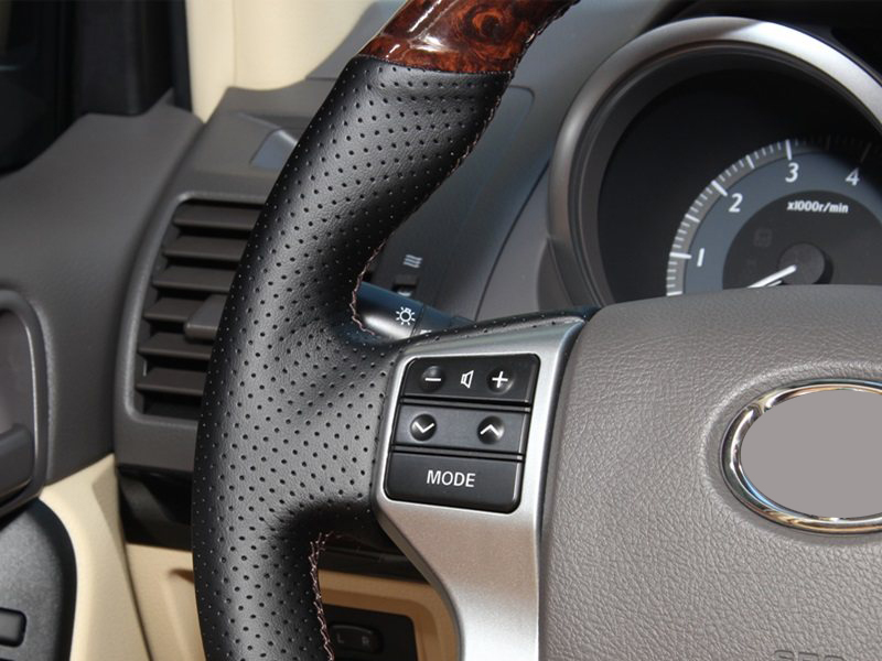 Hand-sewn Soft Leather Wear-resistant Steering Wheel Cover For Toyota 4Runner 2010-2024