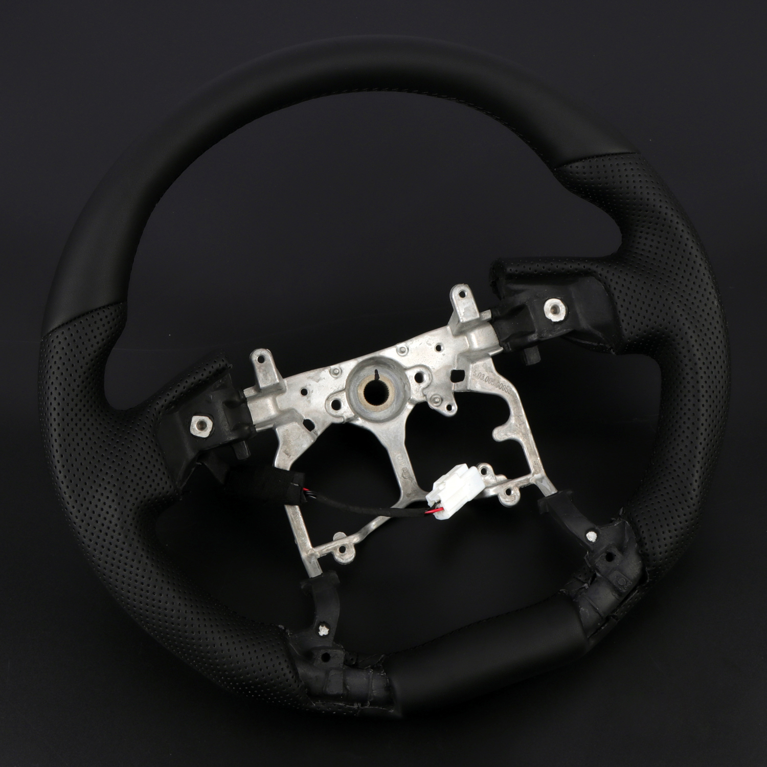 Steering Wheel Perforated Leather For Toyota 4Runner 2010-2022 / Tacoma 2012-2023 / Tundra 2014-2021 / Prado 2010-2023 / Sequoia 2014-2021 / Highlander 2014-2019