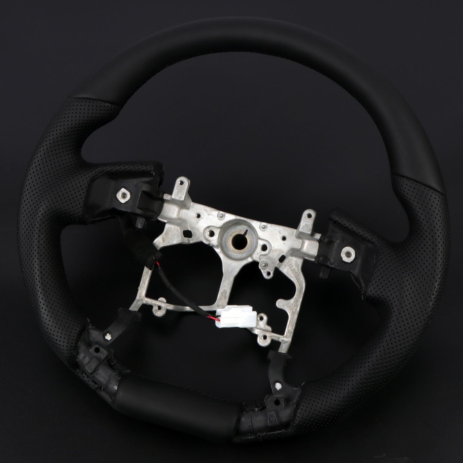 Steering Wheel Perforated Leather For Toyota 4Runner 2010-2022 / Tacoma 2012-2023 / Tundra 2014-2021 / Prado 2010-2023 / Sequoia 2014-2021 / Highlander 2014-2019
